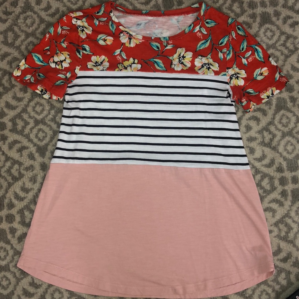 Round hem tee
